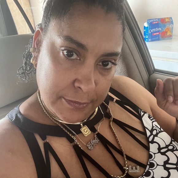 Meet your Posher, Elsa - Picture 1 of 1